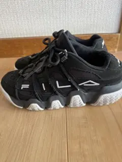 フィラ スニーカー