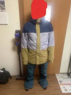 スノーボードウェアセットアップ　ジャケット、ビブパン、プロテクター