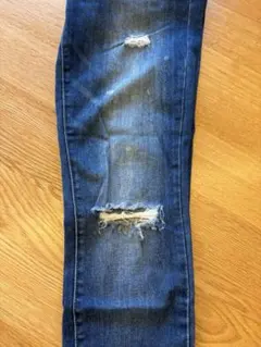UNIQLO スキニー　ダメージジーンズ　23(58.5cm)