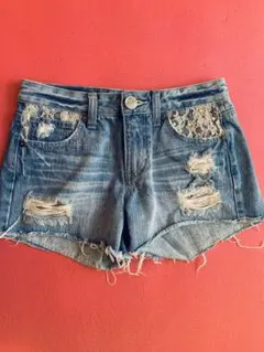 セシルマクビー　デニムショートパンツ