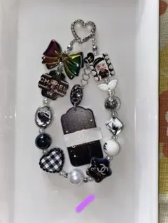 カラフルチャームの携帯ストラップ