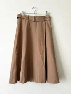 NATURAL BEAUTY BASIC ベルト付きスカート　Mサイズ