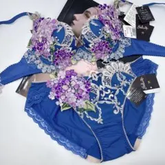 新品タグ付き☆ワコール☆サルート☆12G・イギリスの花嫁☆BS