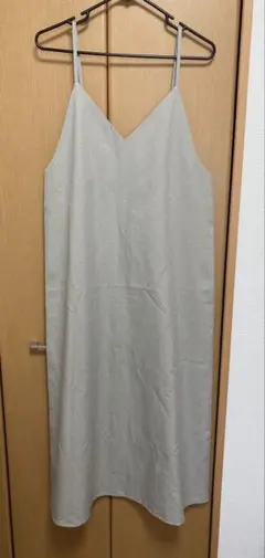 GU Vネックキャミソールワンピース ベージュ