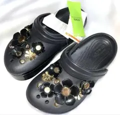 新品crocs 別注プラットフォーム グリッター サンダル 黒 金子彩着用
