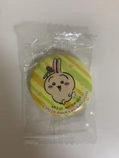 ちいかわ　うさぎ　くら寿司　缶バッジ