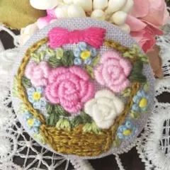 B430 バラと小花の刺繍ブローチorヘアゴム ハンドメイド
