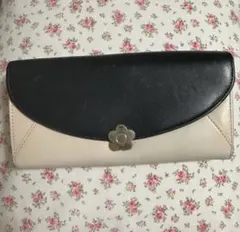 マリークワントの長財布