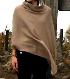 ポンチョ ニット