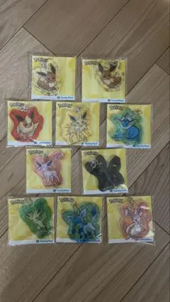 ファミマ　イーブイ　アクリルキーホルダー　10個　コンプセット