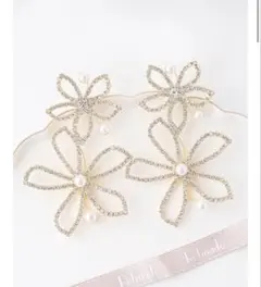 ブライダルピアス　フラワーピアス　エリザベスバウアー風