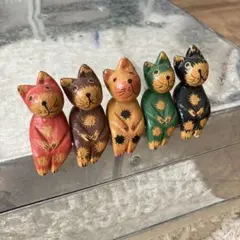 【匿名配送】木製の猫の置物 5体セット ネコ お座り 海外製