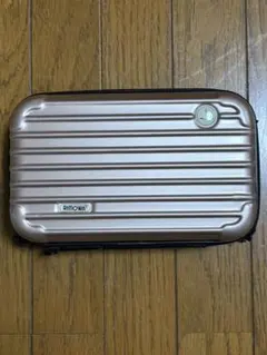 新品 RIMOWA トラベルポーチ ピンクゴールド First Classのサムネイル