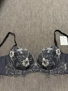 新品未使用　タグ付　グレー 花柄刺繍 ブラジャー B65