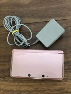 ピンクのNintendo 3DS 本体、ACアダプター付き ドラクエ9付き