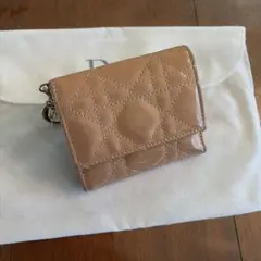Dior ロータス ウォレット カナージュ パテントカーフスキン財布 ベージュ