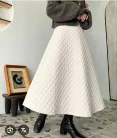 新品タグ付き　 キルティング フレアロングスカート　ベージュ(アイボリー）