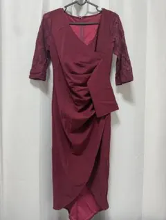 バーガンディ ドレープデザイン ミディ丈ドレス