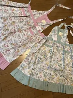 フラワーパターンエプロン2点セットのサムネイル