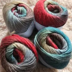 ウール100%　毛糸4玉　グラデーション　200g