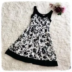 【レストローズ】ノースリーブ 花柄 フレアワンピース ／ ホワイト×ブラック 2