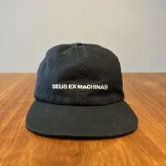 【美品】デウスエクスマキナ Deus Ex Machina ロゴ刺繍 キャップ黒のサムネイル
