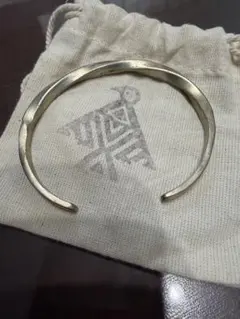 ツイストバングル