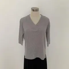 在庫セール　INGNI グレー Vネック 五分袖 トップスMサイズ