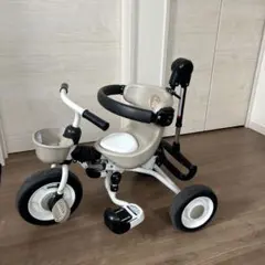 ディズニー ミッキー 三輪車 白 ホワイト 手押し棒付き - メルカリ
