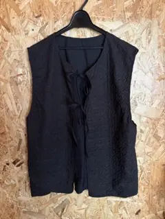 黒 キルティング ノースリーブベスト