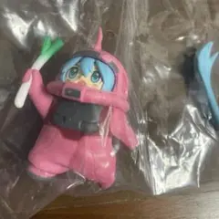 【ガチャガチャ】初音ミク　ガンダム　シャア　ザクぐるみ