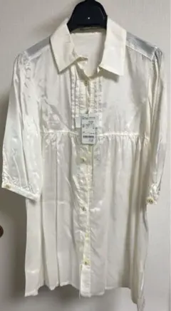 シャツ　ホワイト