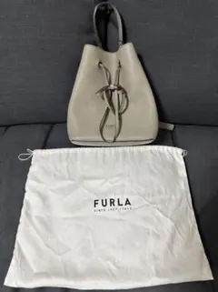 FURLA イタリア製 レザーショルダーバッグ グレーのサムネイル