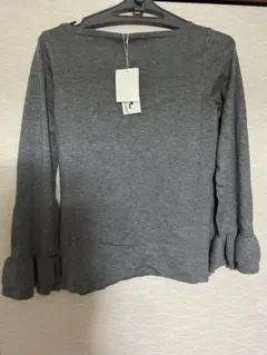 cat in the closet ニット薄手セ一タ灰色