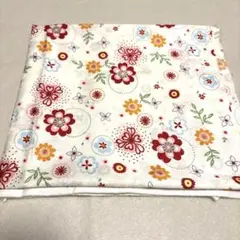 フラワーデザインプリント綿生地　約100×50㎝に40×40㎝のエル字型です