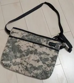 BlueLug サコッシュ