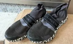 adidas Stella McCartney ヒョウ柄 スリッポン スニーカーのサムネイル