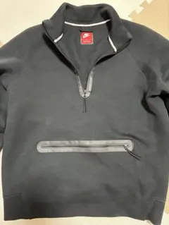 Nike ハーフジップスウェット 黒、テックフリース