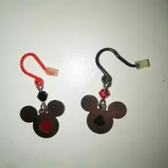 『傷あり商品のため激安！！』ミッキー＆ミニーの両耳用ピアス❤