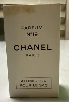 CHANEL N°19 PARFUM ATOMISEURのサムネイル