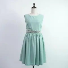 美品 ユニバーバルミューズ ビーズ刺繍 フレアワンピース サイズM*PC263