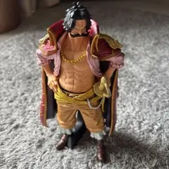 ワンピース ゴール・D・ロジャー フィギュアのサムネイル