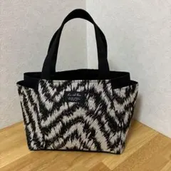 ハンドメイド トートバッグ モノトーン柄のサムネイル