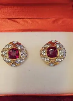 【最終値下げ】シャネルスタイル　ゴールド　フェイクルビー　イヤリング