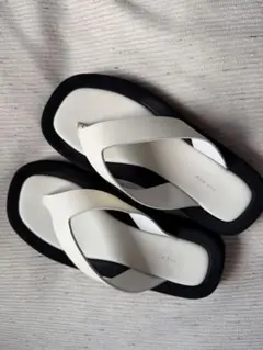 【超美品】THE ROW サンダル　GINZAのサムネイル