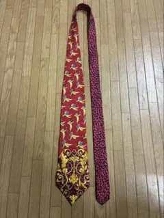 ユニークなデザインのネクタイ