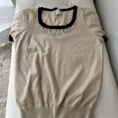 ティアラ　ベージュ半袖ニット