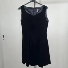 ノースリーブ 黒ドレス Aライン