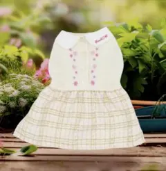 【新品未使用】チェックと花柄が可愛いワンピース　犬の服