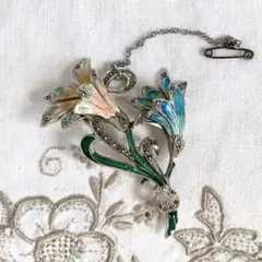 イギリスヴィンテージ アンティーク　マーカサイト　エナメル　ブローチ　フラワー